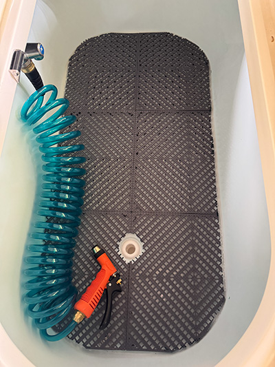 Yellowfin 24 CE release well starboard